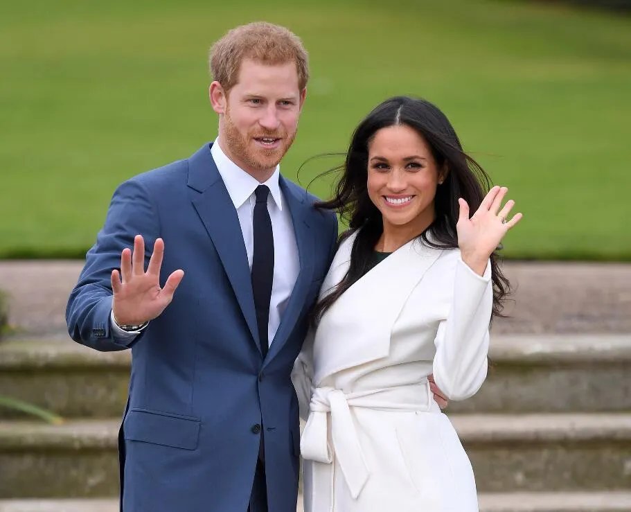 哈里王子官方订婚照被公布出来了吗？