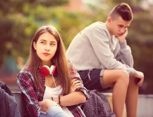 一个男人不爱你的表现有哪些 这5个表现说明男人不爱你