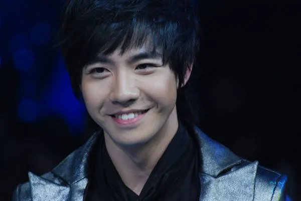 张杰俞灏明他们那届快男，前十强分别是哪些人？按名次说