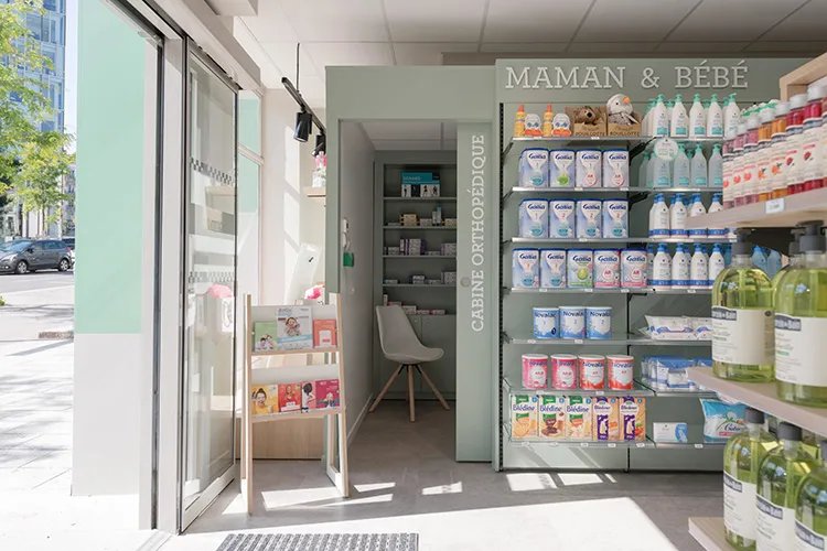 合肥药店装修技巧，合理规划设计让药店更大气规范，营造品牌形象