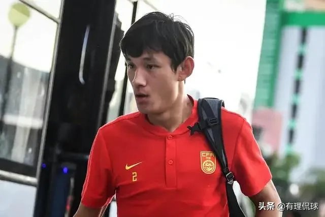 王燊超是中后卫？