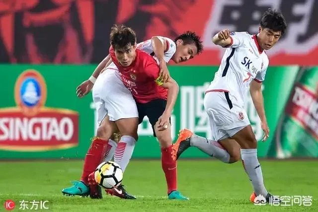 恒大38岁老将郑智送出世界级妙传，就连央视解说也被征服感叹！你怎么看？