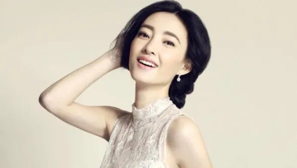 乔振宇与王丽坤恋爱8年，最后却分道扬镳，转身闪婚王倩一，啥情况？