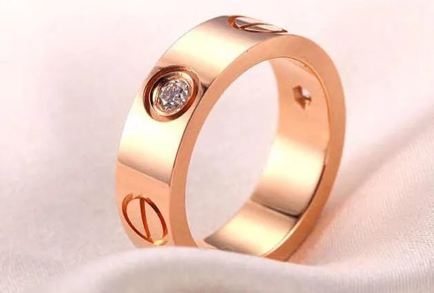 钻石戒指各种款式的寓意 买钻石戒指要注意的细节