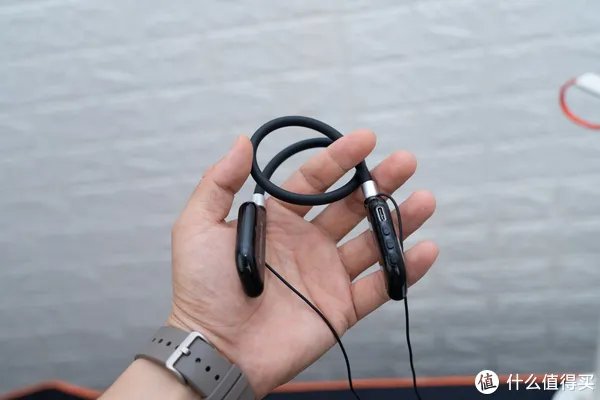 快避坑!4款无线监听耳机全面对比,看完再买不吃亏!