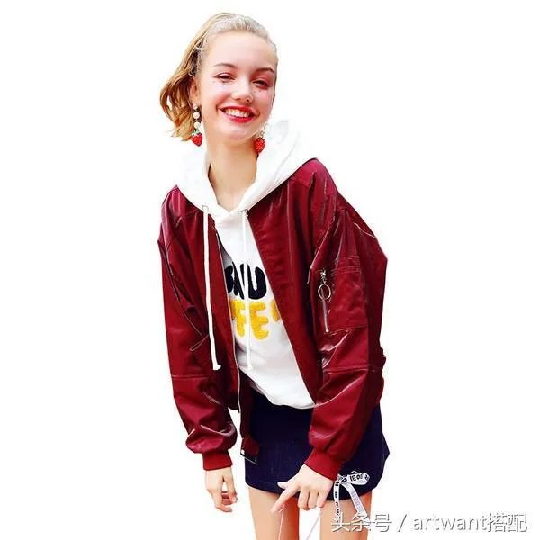 今年秋季比较流行什么样的外套呢？