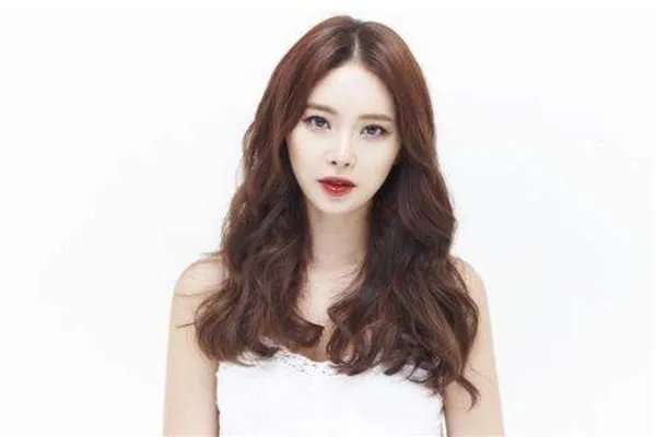 韩国歌手排行榜前十名 李宣美唱歌实力强劲,第3多次获奖