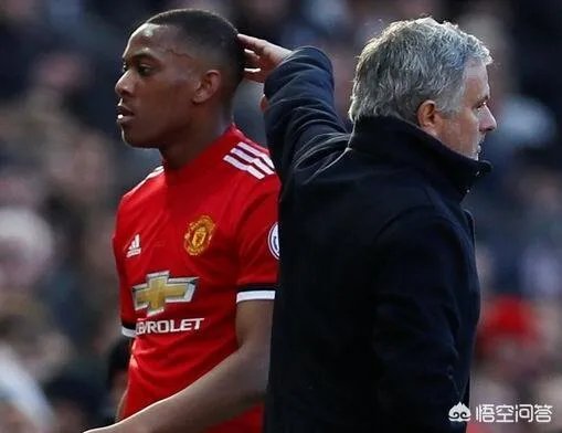 布莱顿3比2战胜曼联,如何评价这场比赛中曼联的战术和球员的表现?