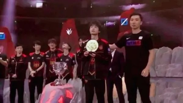 2019lpl积分榜排名是怎样的？