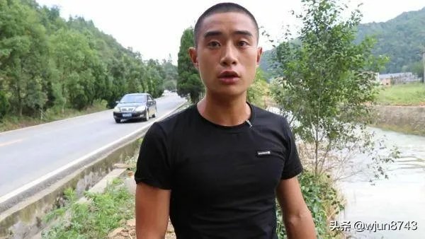 江西小伙95后王亮2分钟勇救4人,立了一等功为什么还被喷?