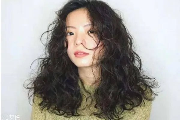 羊毛卷怎么卷 羊毛卷短发发型图片