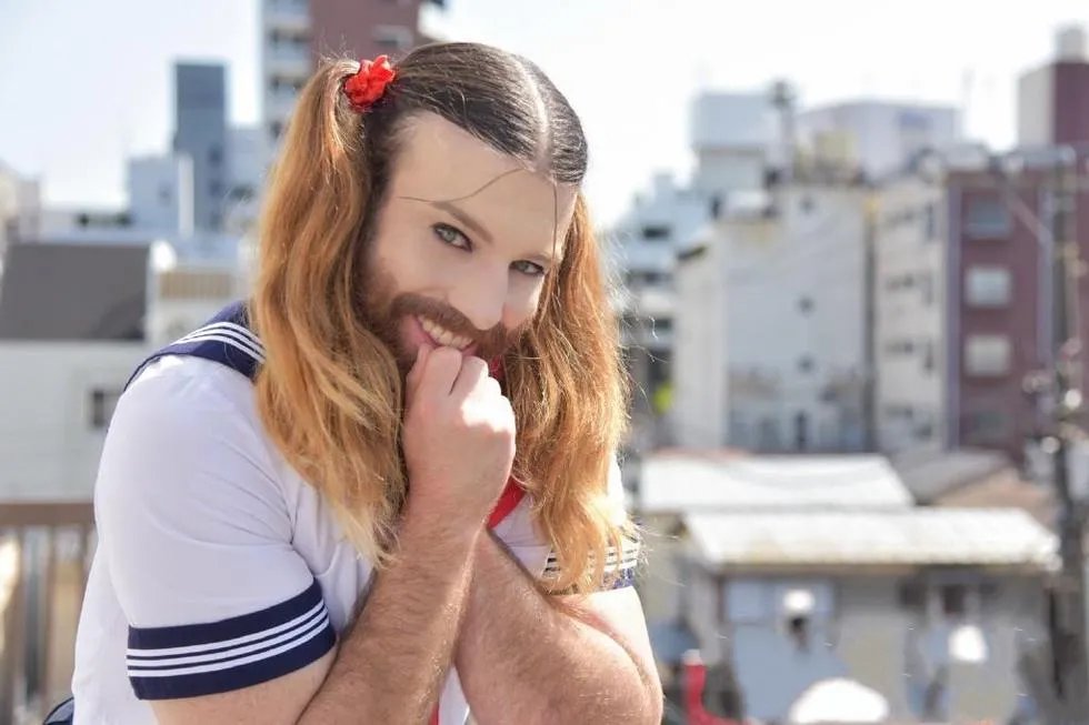 “胡子小姐”来中国 新浪微博分享最新COS