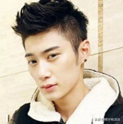 男生飞机头发型？