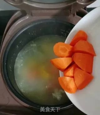 玉米萝卜排骨汤