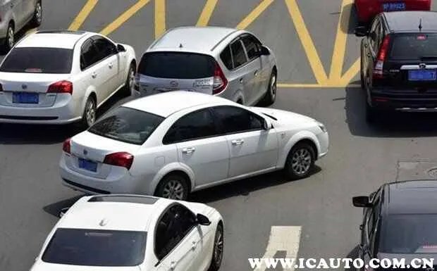 新手上路开车技巧，新手开车上路注意事项