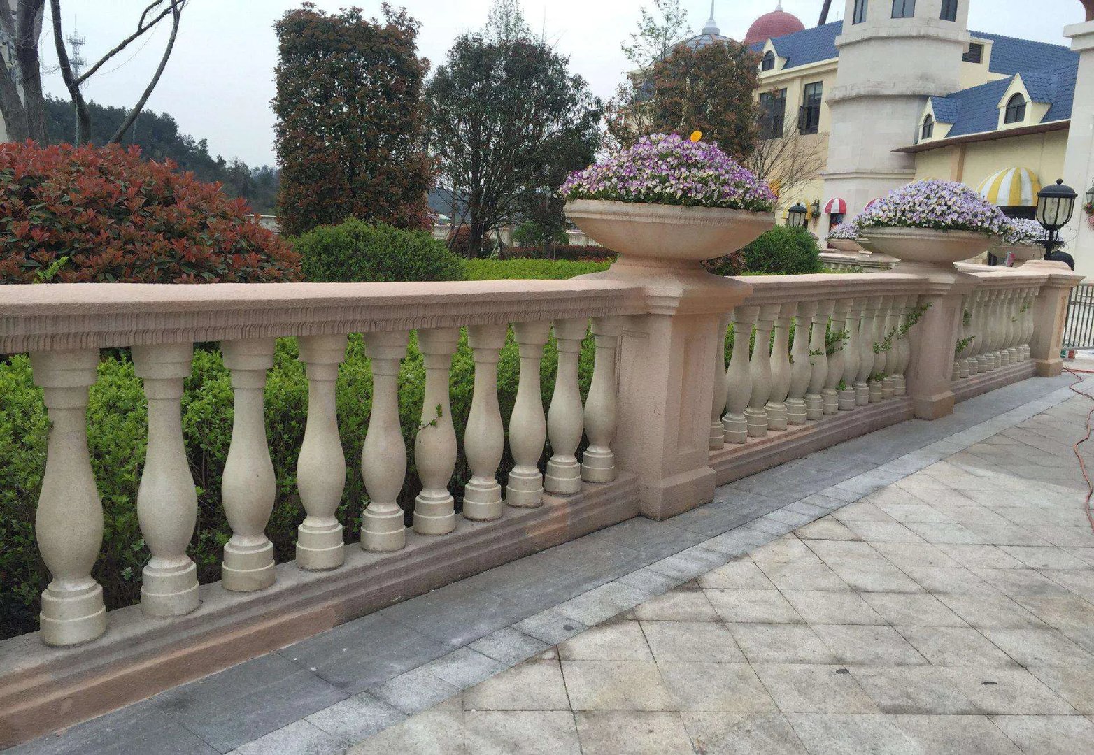 别墅围墙护栏的间距一般是多少