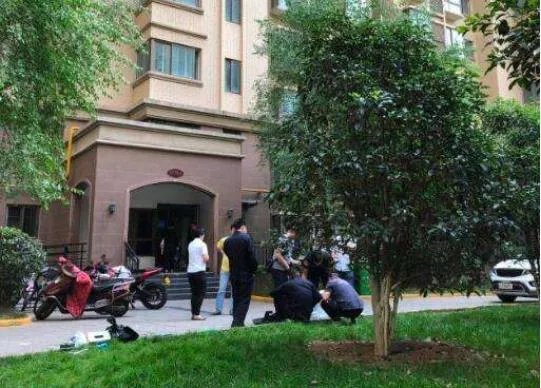 长沙9岁遇害男童舅舅：百余人围观疯子暴行，如果是你们的孩子呢。你怎么看？