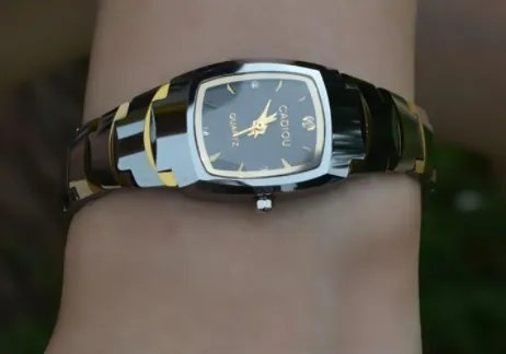 quartz是什么手表？