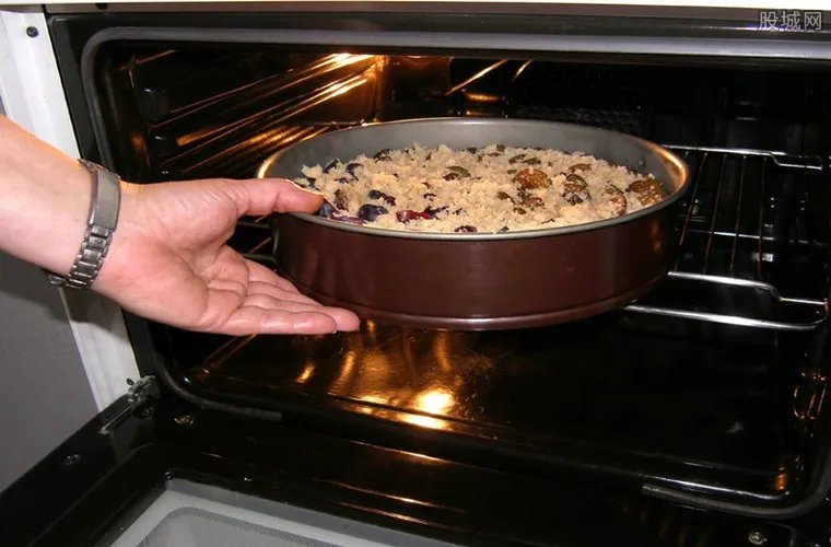 蛋糕店烘焙架烤袜子 涉嫌违反食品安全要求被调查