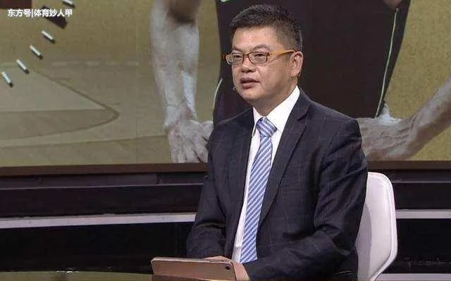 篮球评价员杨毅与苏群，你更喜欢哪个人的解说？为什么？