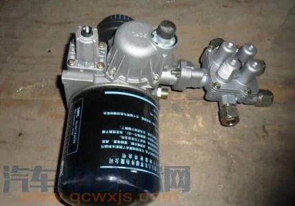 汽车空气干燥器构造与工作原理