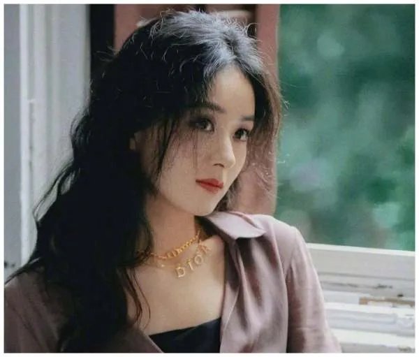 在中餐厅吐槽大会上，赵丽颖是真的生气了吗？