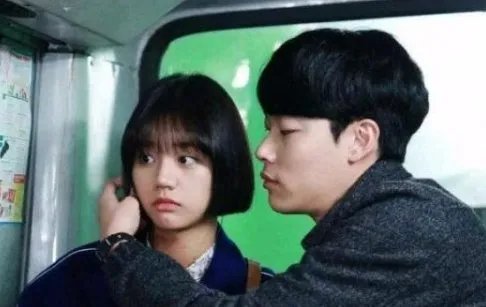 你和异性发生过的最尴尬的事情是什么？