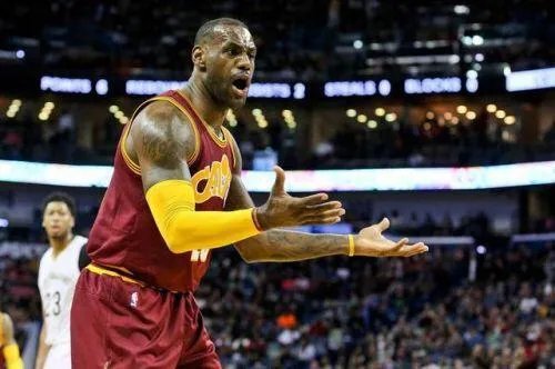 联盟近十年裁判对乐邦过分不待见，是否是詹姆斯无法得更多冠军的主因之一？