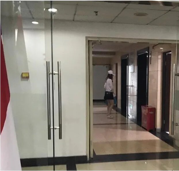 马蓉带儿女学英语是为出国做准备吗？