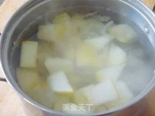【养生汤煲】 银耳雪梨汤