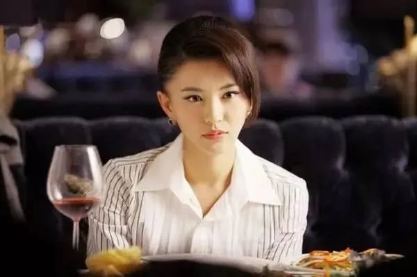 娱乐圈有哪些本来就长得很好看却还整容的明星？