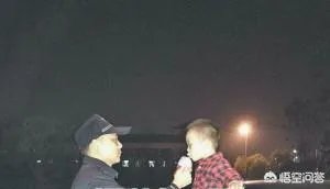 8岁儿子给警察老爸发红包：我用压岁钱，买爸爸一天的陪伴，家庭和工作的时间矛盾如何解决？