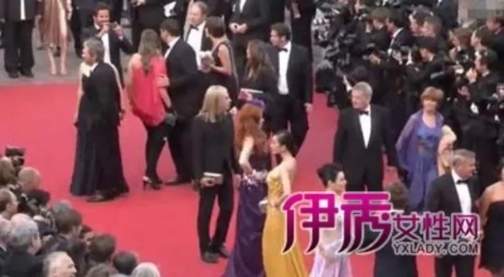 杨幂戛纳出丑芙蓉姐姐上德头条