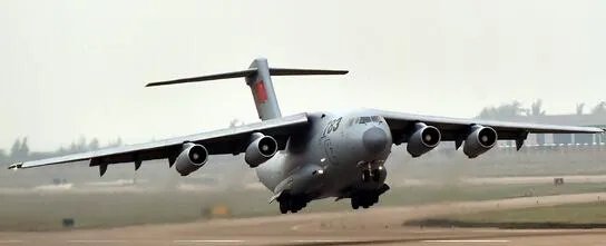 中国运-20运输机一次,能空运多少人?