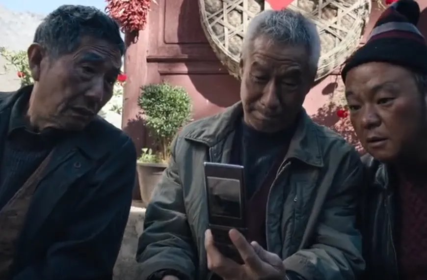 竹内亮导演看了《望》之后，发表了什么样的感言？