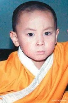 向华强都不敢惹，王宝强要行晚辈礼，释小龙究竟是什么身份？