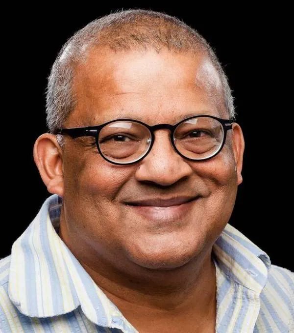 疑似MH370残骸被冲上海滩,带来新希望,失踪飞机谜团可以解开吗?