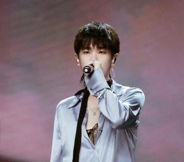 浪姐网综拿起剪刀，粉丝全体噤声，周震南是咋了？