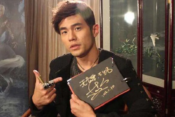 偷拍周杰伦餐厅道歉,偷拍原因为何令人难以置信?