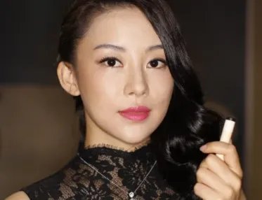 潘晓婷和丁俊晖比赛