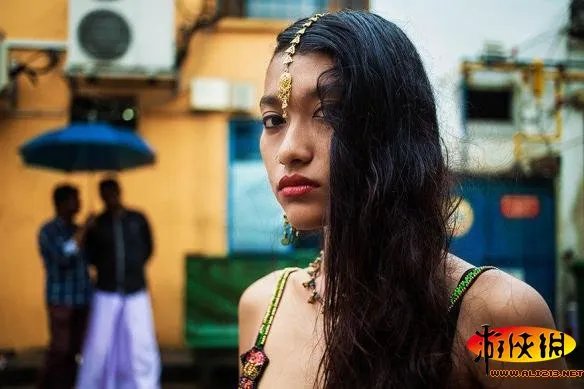 世界美女地图：罗马尼亚29岁女子穷游37国专拍正妹