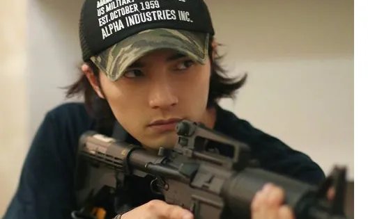 赖猫的狮子倒影取景