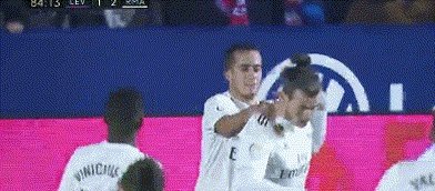 贝尔推开上来庆祝的巴斯克斯，西媒曝料：因队友干涉其私生活让贝尔感到愤怒，你怎么看？