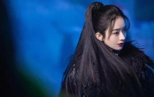 赵丽颖为张碧晨新歌打call，你知道她们是如何认识的吗？