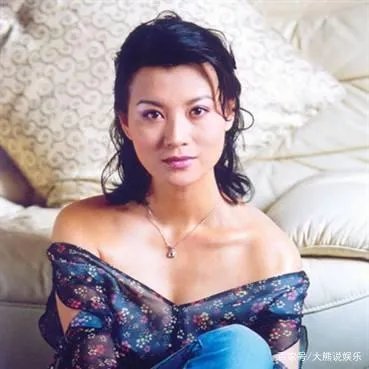 陈道明对她一见钟情,李幼斌为她净身出户,这个女人到底何德何能。她是谁?