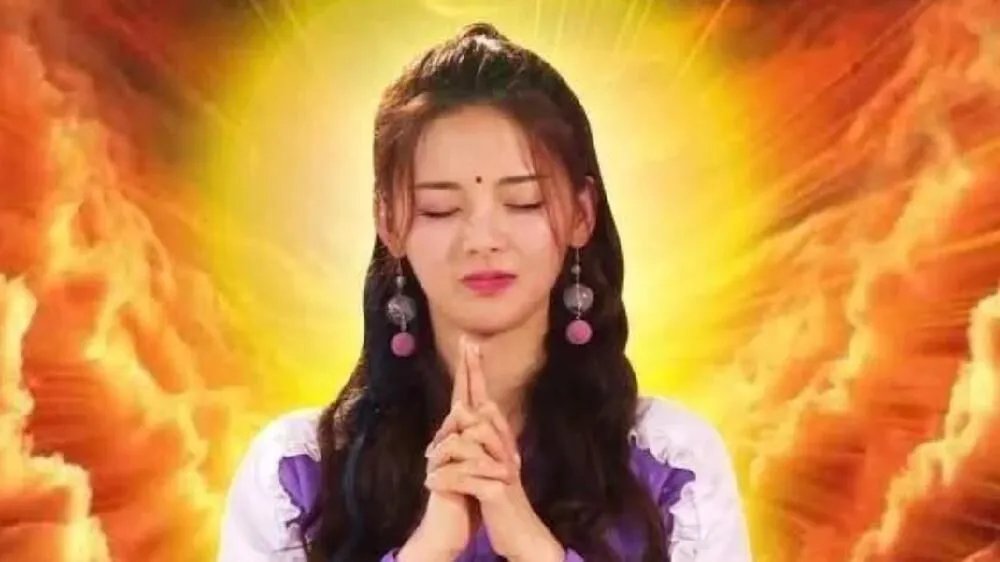 杨超越吸烟给大家的感觉是成熟还是性感呢？