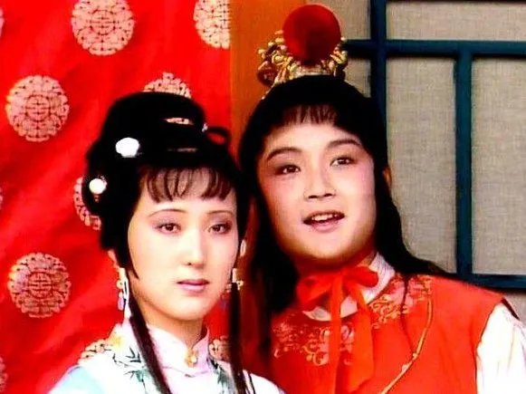 《枉凝眉》这首歌的歌词大意是什么？