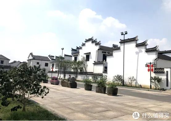 明星豪宅有啥好羡慕的，中国真正的千万豪宅都在农村！