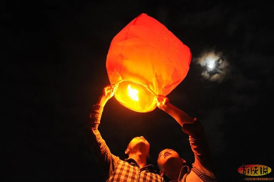 基友一生一起走！福建首对男同志公开结婚啦！