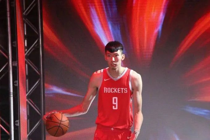 周琦首发登场毒蛇队，为何频繁被下发至NBDL？